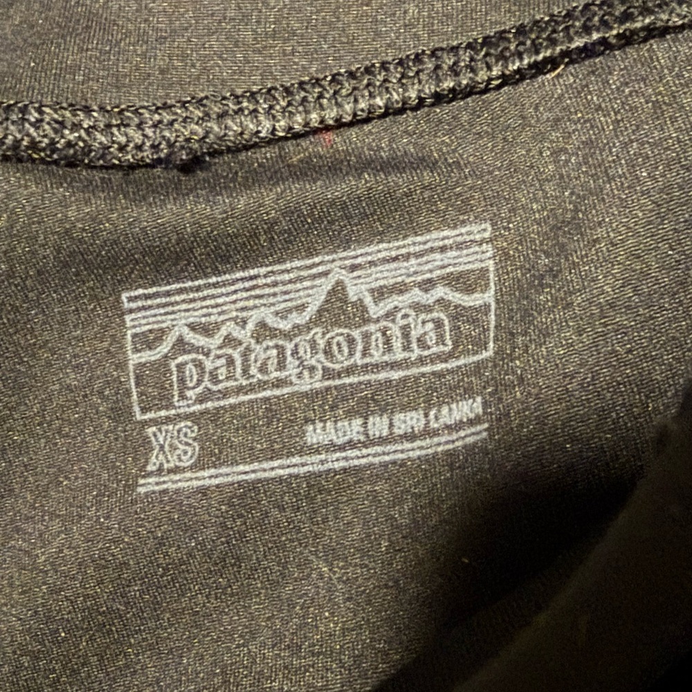 Patagonia Black Leggings women’s size XS run big for an XS - Picture 5 of 7